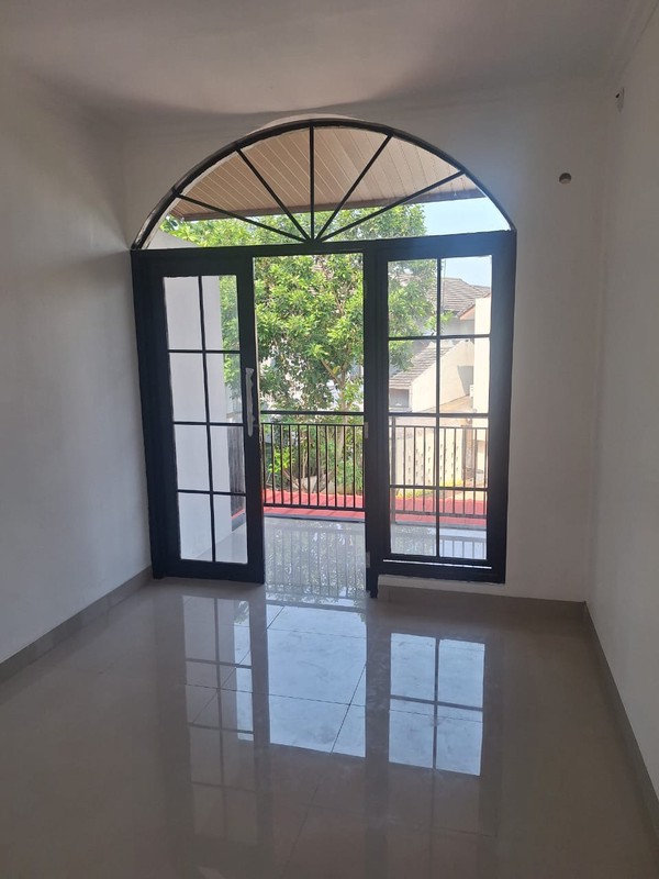 Rumah Emerald Townhouse Di Bintaro