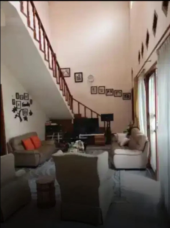 RUMAH LOKASI STRATEGIS DEKAT MALL TRANS STUDIO CIBUBUR