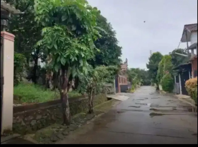 RUMAH LOKASI STRATEGIS DEKAT MALL TRANS STUDIO CIBUBUR
