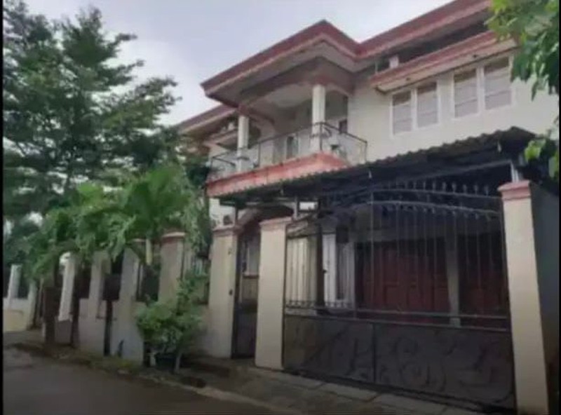 RUMAH LOKASI STRATEGIS DEKAT MALL TRANS STUDIO CIBUBUR