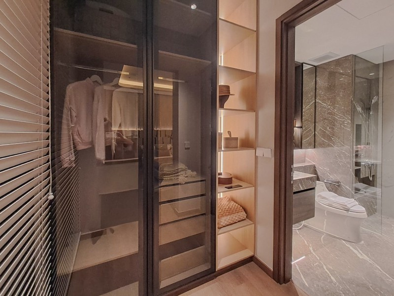 Rumah Mewah Nuansa Villa di Navapark BSD City dengan View Taman Luas