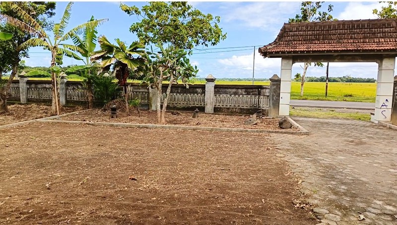 Tanah Bonus Bangunan 1796 meter Persegi Lokasi Di Jalan Purworejo-Congot