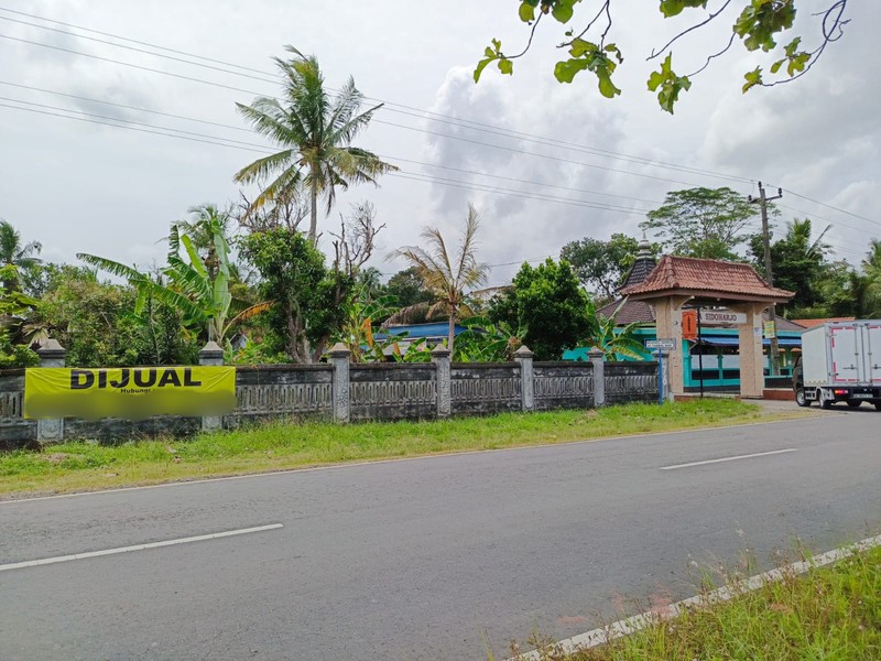 Tanah Bonus Bangunan 1796 meter Persegi Lokasi Di Jalan Purworejo-Congot