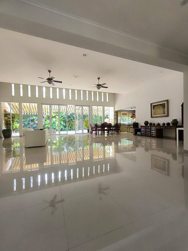 DIJUAL RUMAH JALAN KEMANG SELATAN JAKARTA SELATAN