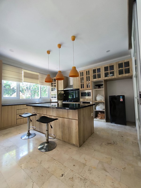 DIJUAL RUMAH JALAN KEMANG SELATAN JAKARTA SELATAN