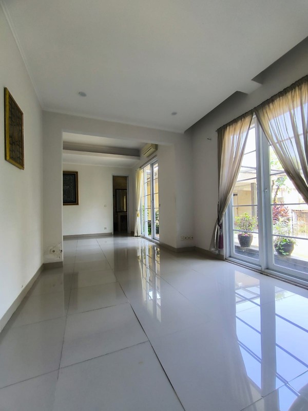 DIJUAL RUMAH JALAN KEMANG SELATAN JAKARTA SELATAN