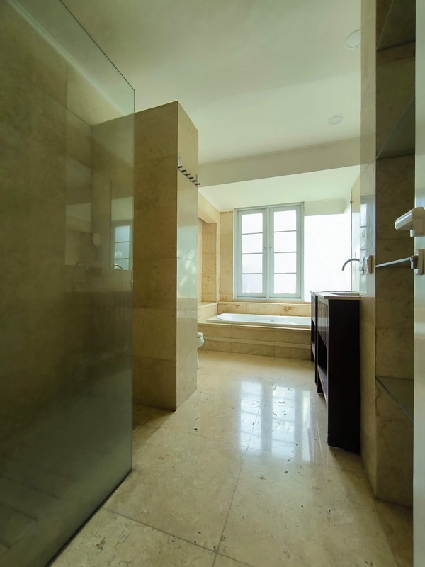 DIJUAL RUMAH JALAN KEMANG SELATAN JAKARTA SELATAN