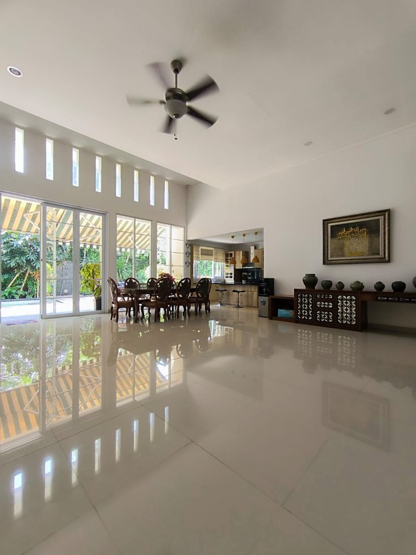 DIJUAL RUMAH JALAN KEMANG SELATAN JAKARTA SELATAN