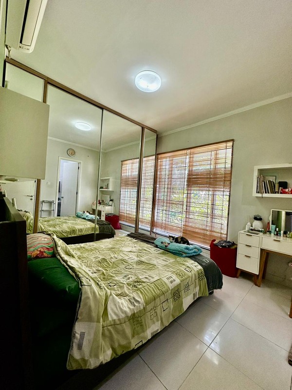 Rumah Bagus dan Terawat di Cluster Emerald, Bintaro Jaya