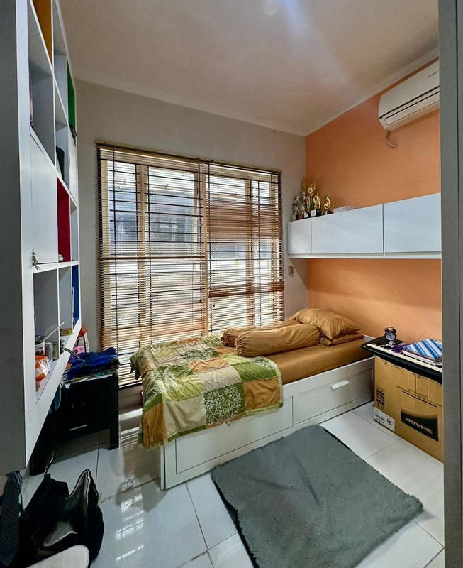 Rumah Bagus dan Terawat di Cluster Emerald, Bintaro Jaya