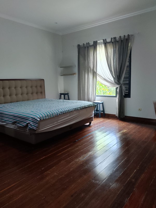 Rumah Siap Huni Terawat dalam Komplek Villa Cinere Mas