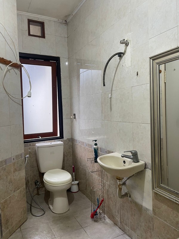 For Rent. Rumah luas Nusa Loka BSD, depan taman..