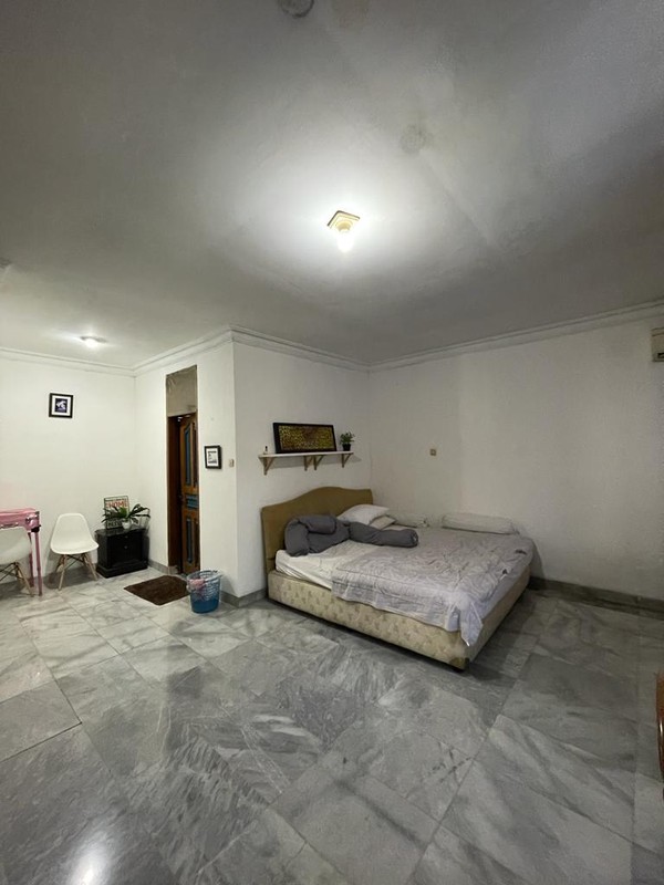 Rumah Clasic dengan halaman yg sangat luas Sejuk dan Nyaman