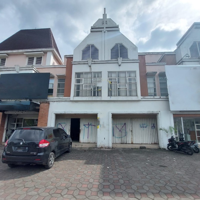Ruko Gandeng 2 Lantai Cocok Untuk Kantor / Toko Lokasi Dekat Pakuwon Mall, Depok, Sleman