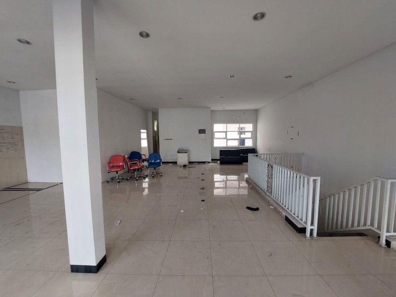 Ruko Gandeng 2 Lantai Cocok Untuk Kantor / Toko Lokasi Dekat Pakuwon Mall, Depok, Sleman
