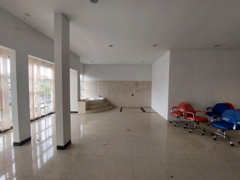 Ruko Gandeng 2 Lantai Cocok Untuk Kantor / Toko Lokasi Dekat Pakuwon Mall, Depok, Sleman