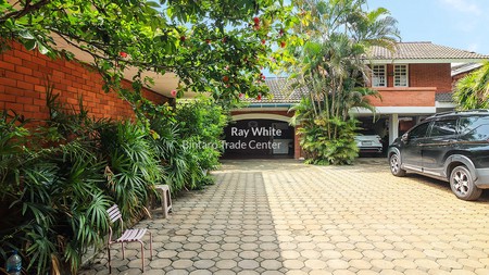 Rumah Siap Huni dengan Kondisi Terawat dan Halaman Luas @Rempoa.