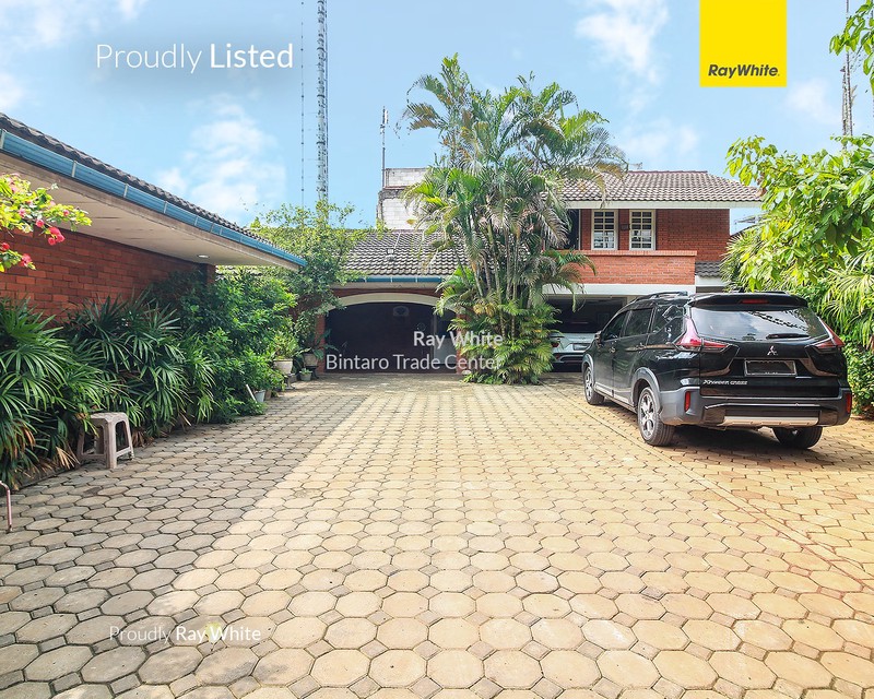 Rumah Siap Huni dengan Kondisi Terawat dan Halaman Luas @Rempoa.