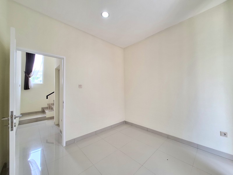 Disewa Rumah Furnished, Residence One Serpong Tangerang Satan, Selangkah ke Binus Internasional School, Rapih, Siap Huni