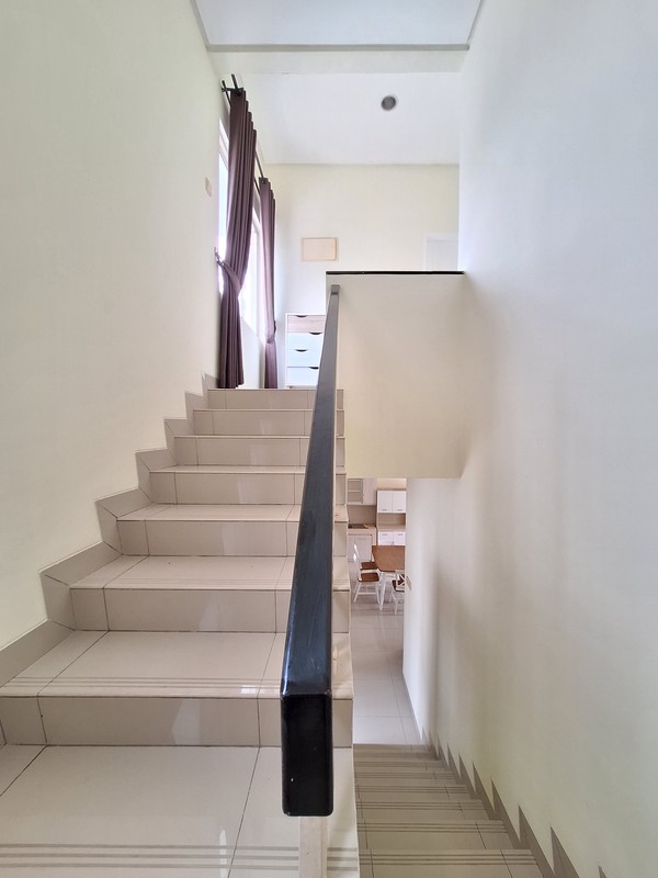 Disewa Rumah Furnished, Residence One Serpong Tangerang Satan, Selangkah ke Binus Internasional School, Rapih, Siap Huni