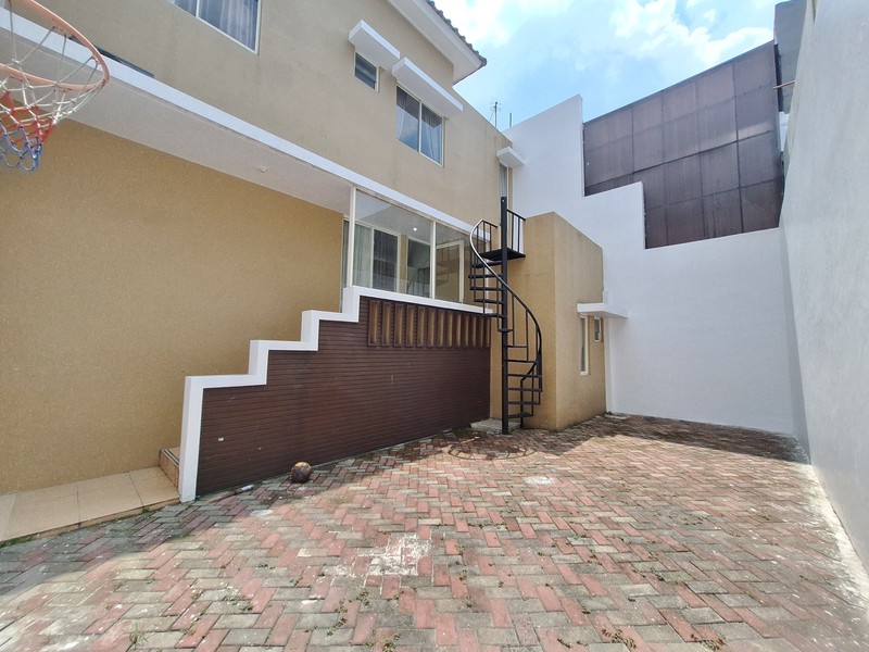 Disewa Rumah Furnished, Residence One Serpong Tangerang Satan, Selangkah ke Binus Internasional School, Rapih, Siap Huni