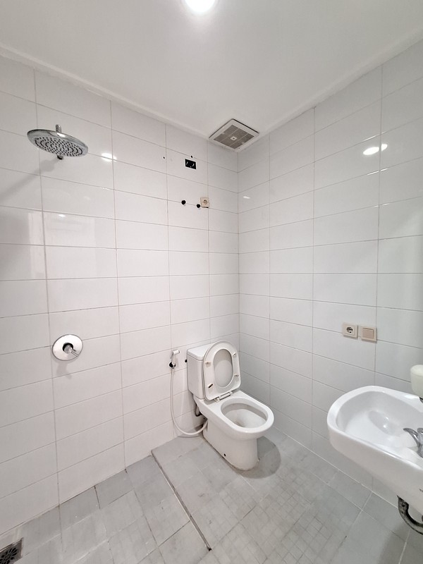 Disewa Rumah Furnished, Residence One Serpong Tangerang Satan, Selangkah ke Binus Internasional School, Rapih, Siap Huni