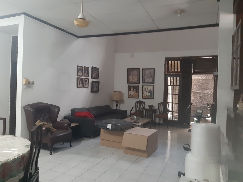 Dijual rumah lama bisa buar komercial di jalan proklamasi menteng