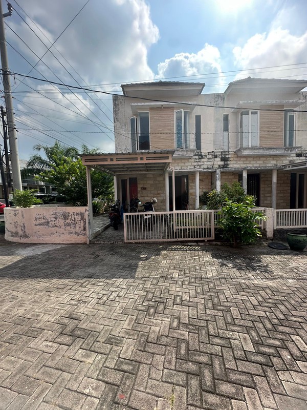 Rumah Dijual Perumahan De Naila Residence Benowo Surabaya