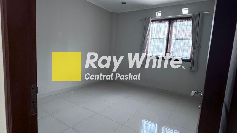 Rumah di Kawasan Elite Setraduta Bandung