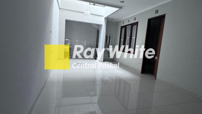 Rumah di Kawasan Elite Setraduta Bandung