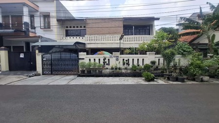 Rumah 2 Lantai Lokasi Strategis di Tebet Barat Jaksel