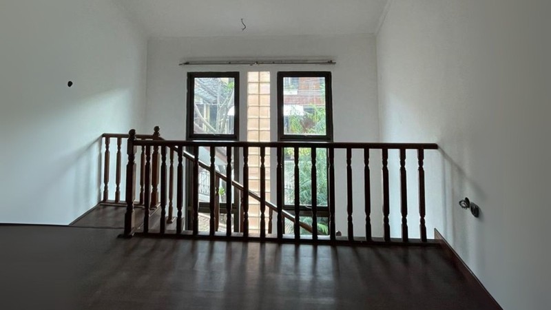 Rumah Full Renov di Puri Flamboyan Rempoa - Siap Huni, Dekat MRT Lebak Bulus & PIM, Harga Nego