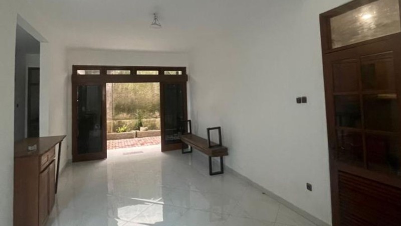 Rumah Full Renov di Puri Flamboyan Rempoa - Siap Huni, Dekat MRT Lebak Bulus & PIM, Harga Nego