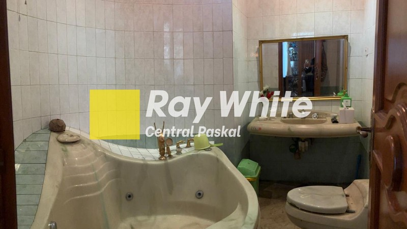 Rumah Klasik di Setraduta Indah Bandung