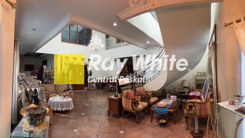 Rumah Klasik di Setraduta Indah Bandung