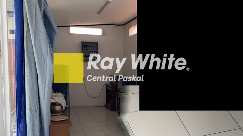 Rumah dan Gudang di Pesantren Cibabat Kota Cimahi