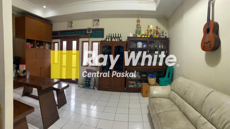 Rumah dan Gudang di Pesantren Cibabat Kota Cimahi