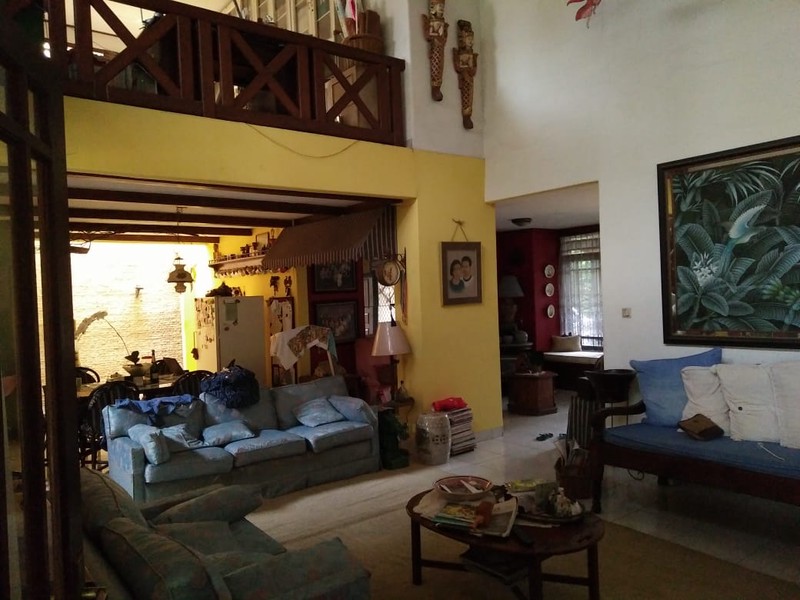 Rumah 2 Lantai Halaman Luas di Ki Hajar Dewantara Ciputat