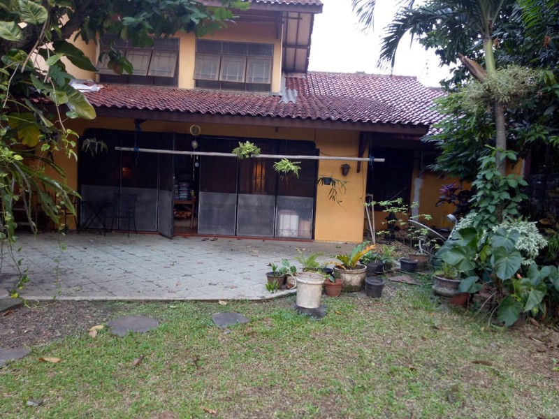 Rumah 2 Lantai Halaman Luas di Ki Hajar Dewantara Ciputat