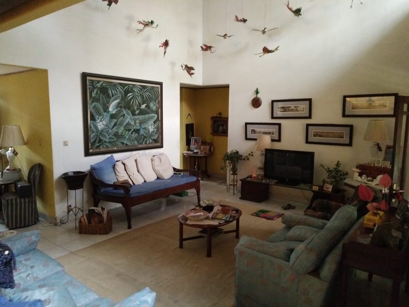 Rumah 2 Lantai Halaman Luas di Ki Hajar Dewantara Ciputat