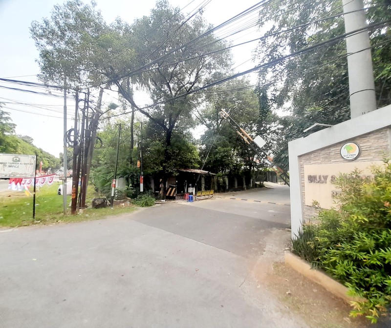 Rumah Dijual dengan Harga Hitung Tanah di Pondok Kelapa Duren Sawit Jaktim