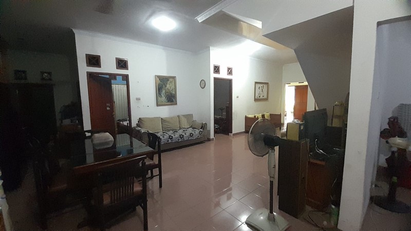 Rumah 2 Lantai Lokasi di Bukit Duri Tebet Jaksel