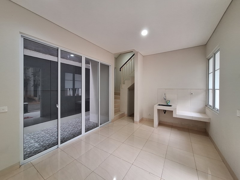 Dijual Cepat Rumah Vanya Park Cluster Azura, BSD City Tangerang, Rapih Siap Huni