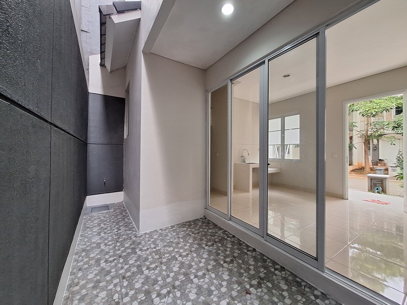 Dijual Cepat Rumah Vanya Park Cluster Azura, BSD City Tangerang, Rapih Siap Huni