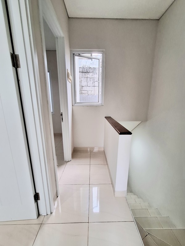 Dijual Cepat Rumah Vanya Park Cluster Azura, BSD City Tangerang, Rapih Siap Huni