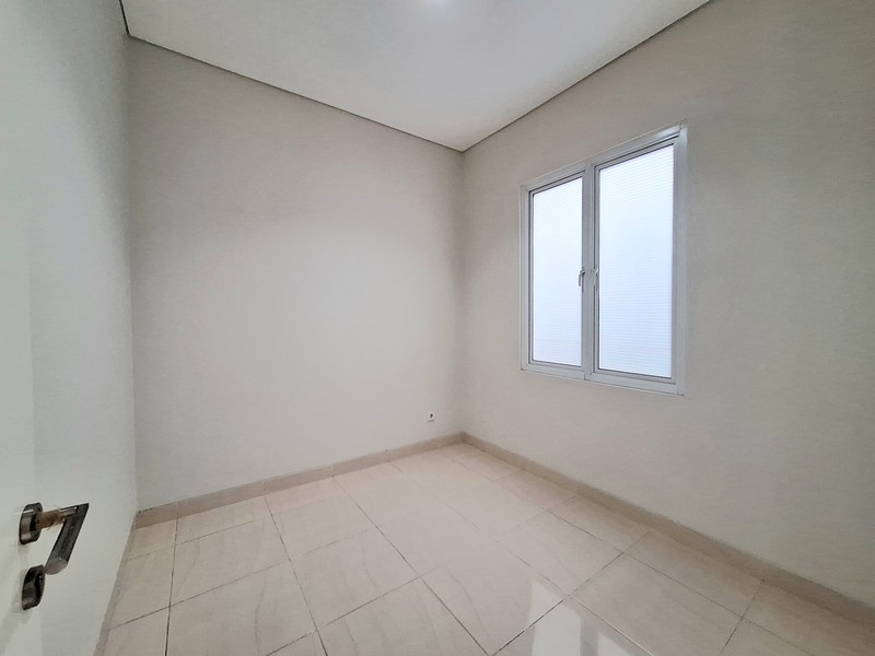 Dijual Cepat Rumah Vanya Park Cluster Azura, BSD City Tangerang, Rapih Siap Huni