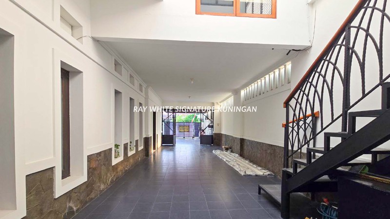 Rumah 2 Lantai Disewakan di Jalan Cirebon Menteng Jalan Lebar