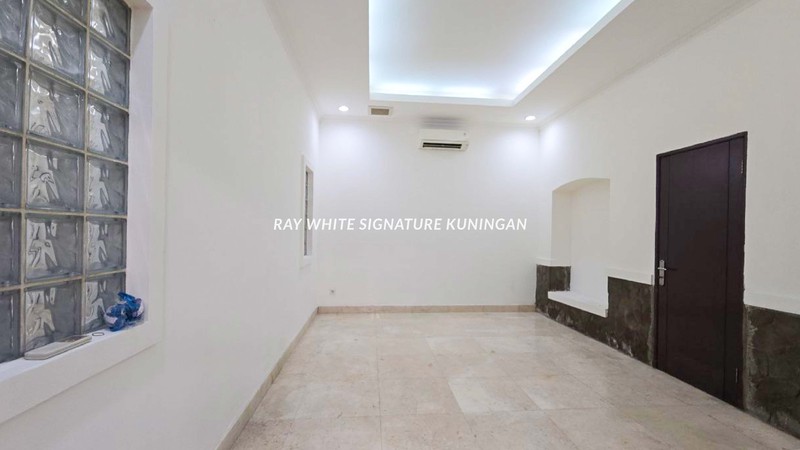 Rumah 2 Lantai Disewakan di Jalan Cirebon Menteng Jalan Lebar