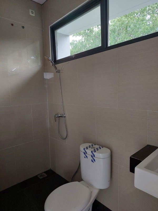 Dijual Rumah Hook, Minimalis Modern Golden Park 2 Cisauk Serpong Tangerang Banten