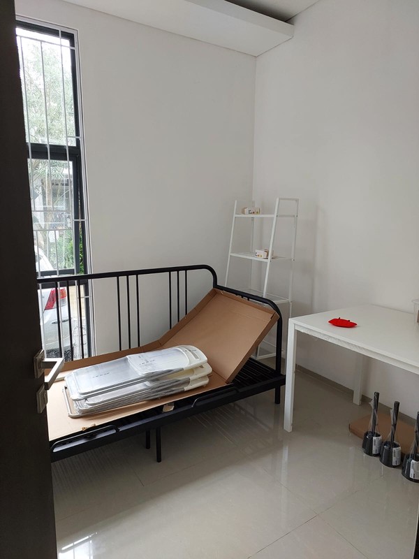 Dijual Rumah Hook, Minimalis Modern Golden Park 2 Cisauk Serpong Tangerang Banten